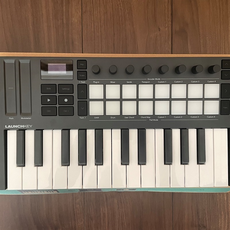 NOVATION Launchkey Mini 25 MK4の画像